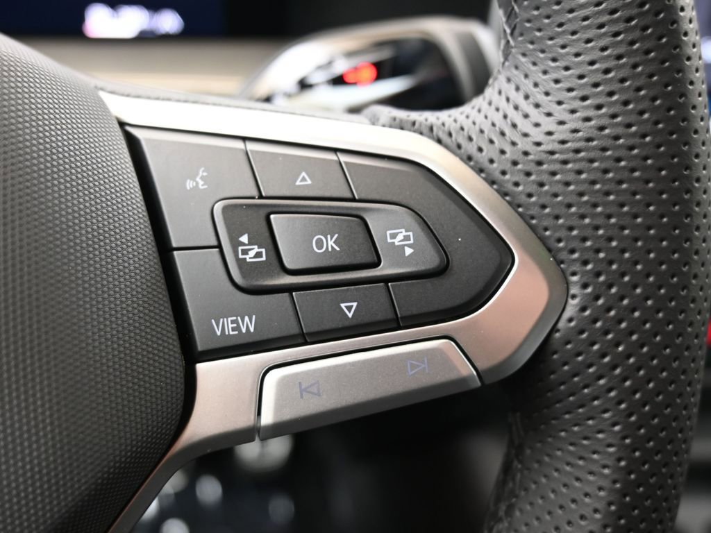 New 2026 Volkswagen Tiguan SE R-Line image 27