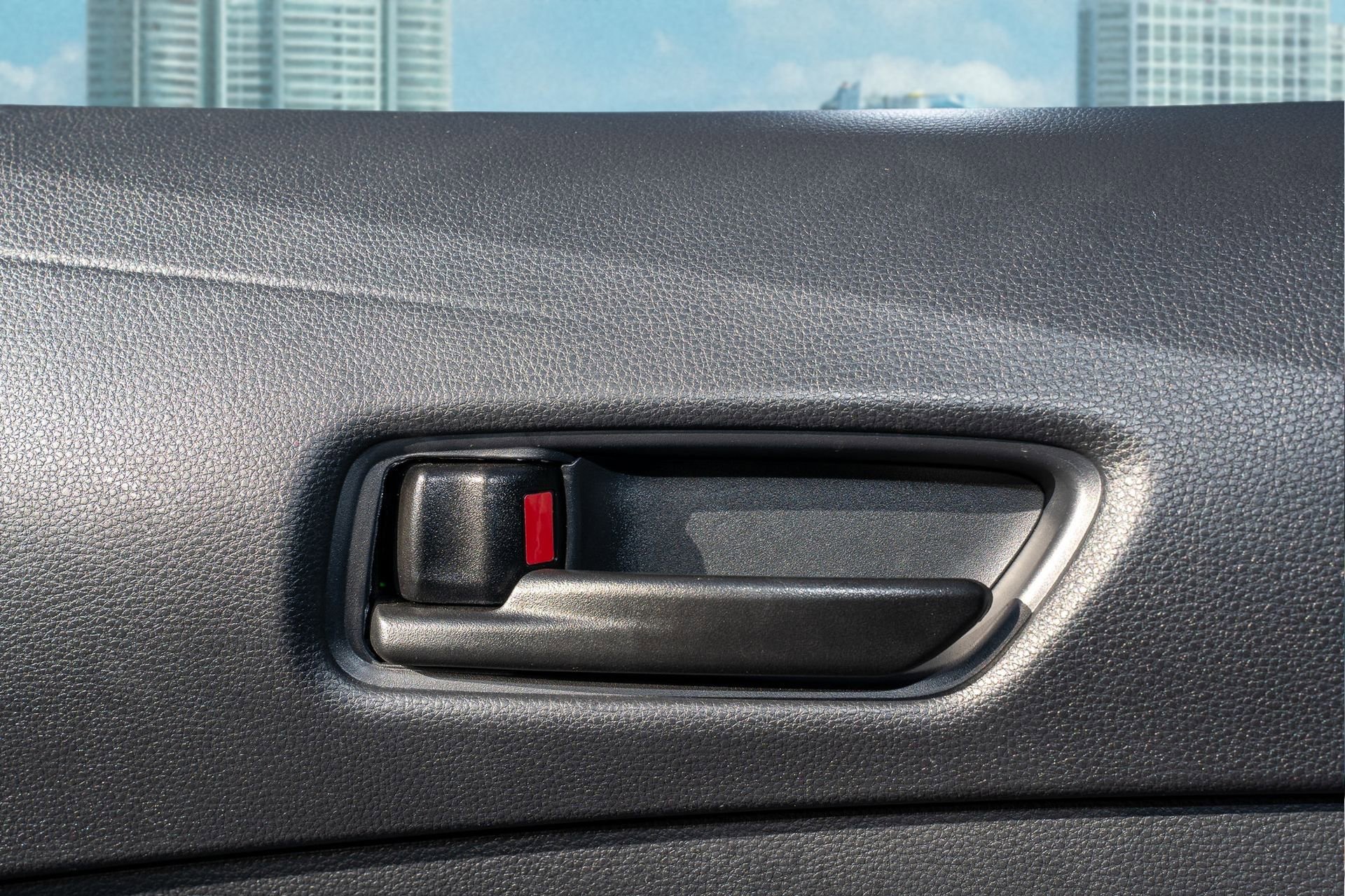 Used 2025 Toyota Corolla LE image 26