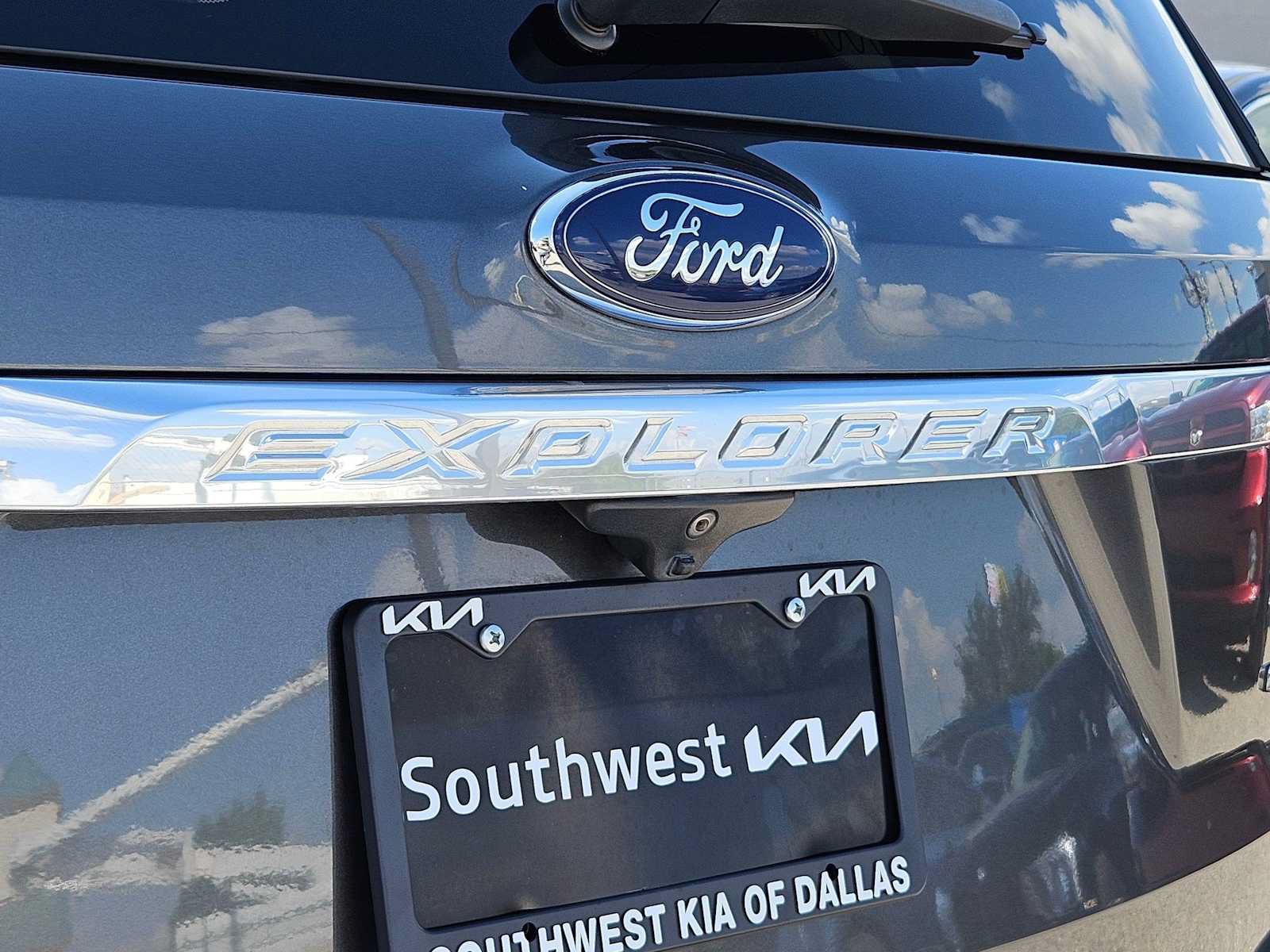 Used 2018 Ford Explorer Platinum AWD/4WD image 12