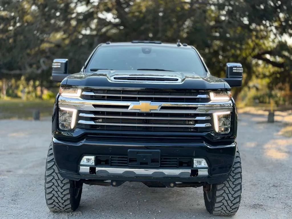 Used 2023 Chevrolet Silverado 2500 High Country w/ Safety Package II image 55
