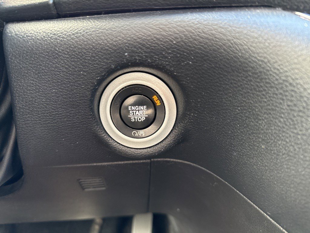 Used 2019 Chrysler Pacifica Touring-L Plus w/ Advanced Safetytec Group image 13