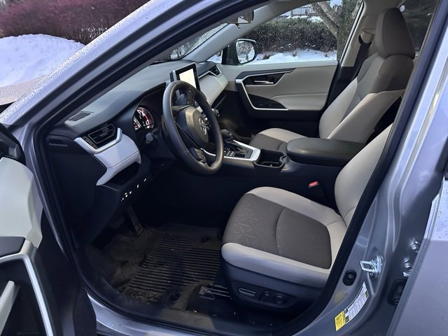 Used 2024 Toyota RAV4 XLE image 12