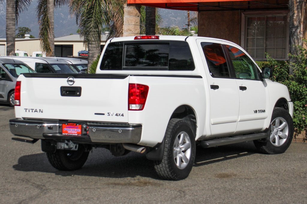 Used 2013 Nissan Titan SV w/ SV Value Truck Pkg image 9