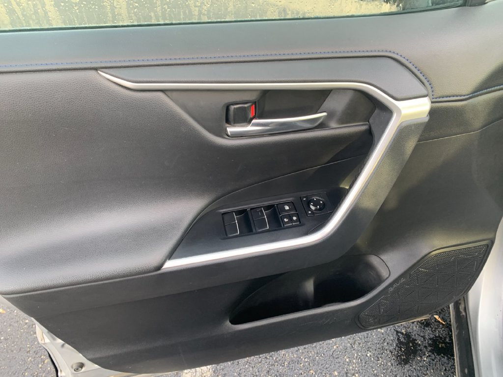 Used 2019 Toyota RAV4 XSE w/ Carpet Mat Package AWD/4WD image 12