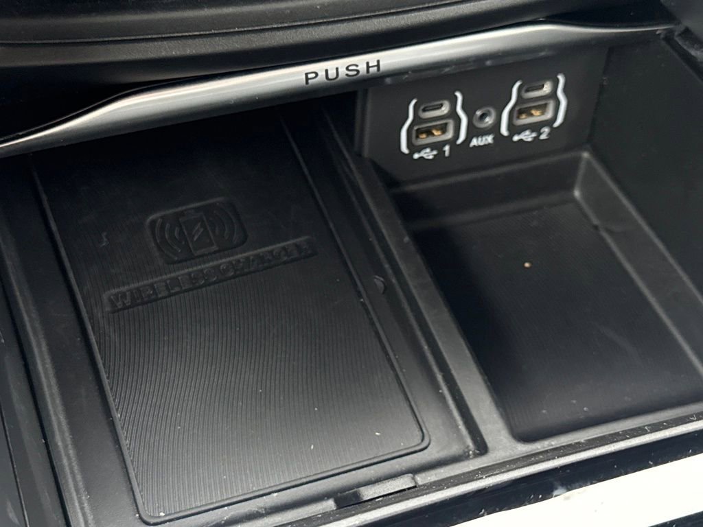 Used 2024 Chrysler Pacifica Limited w/ S Appearance Package image 52