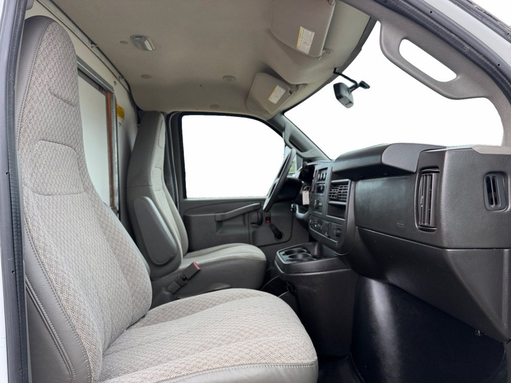 Used 2019 GMC Savana 3500 w/ Driver Convenience Package RWD image 10