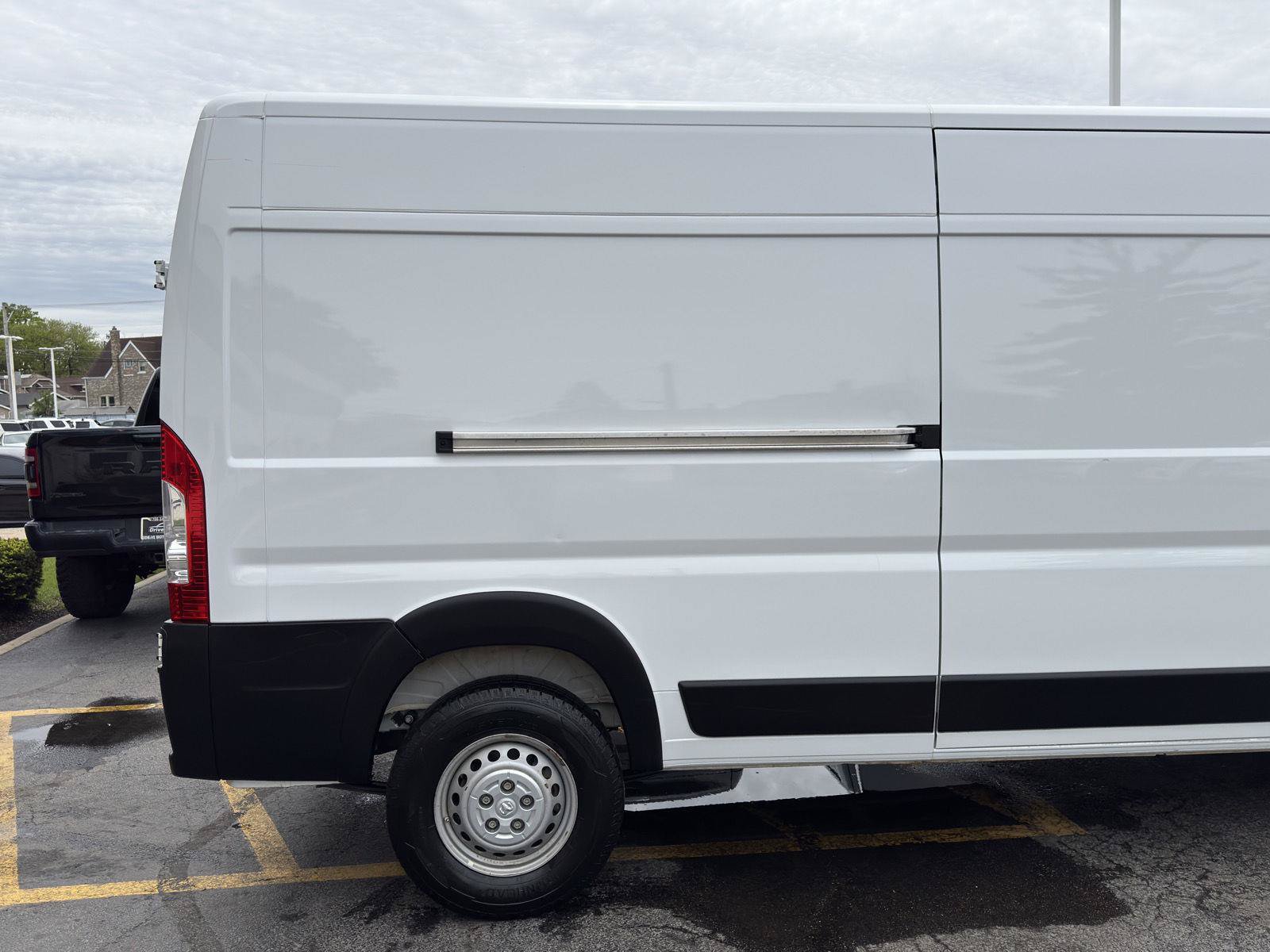 Used 2025 RAM ProMaster 2500 w/ Convenience Group FWD image 10
