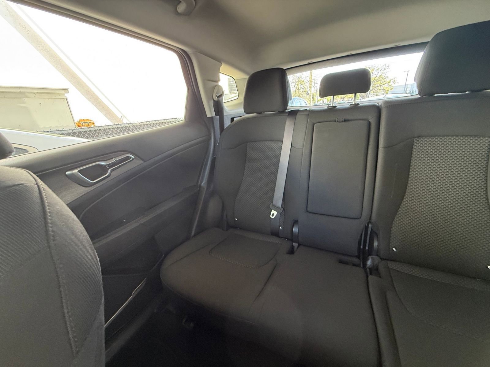 Used 2025 Kia Sportage LX image 38