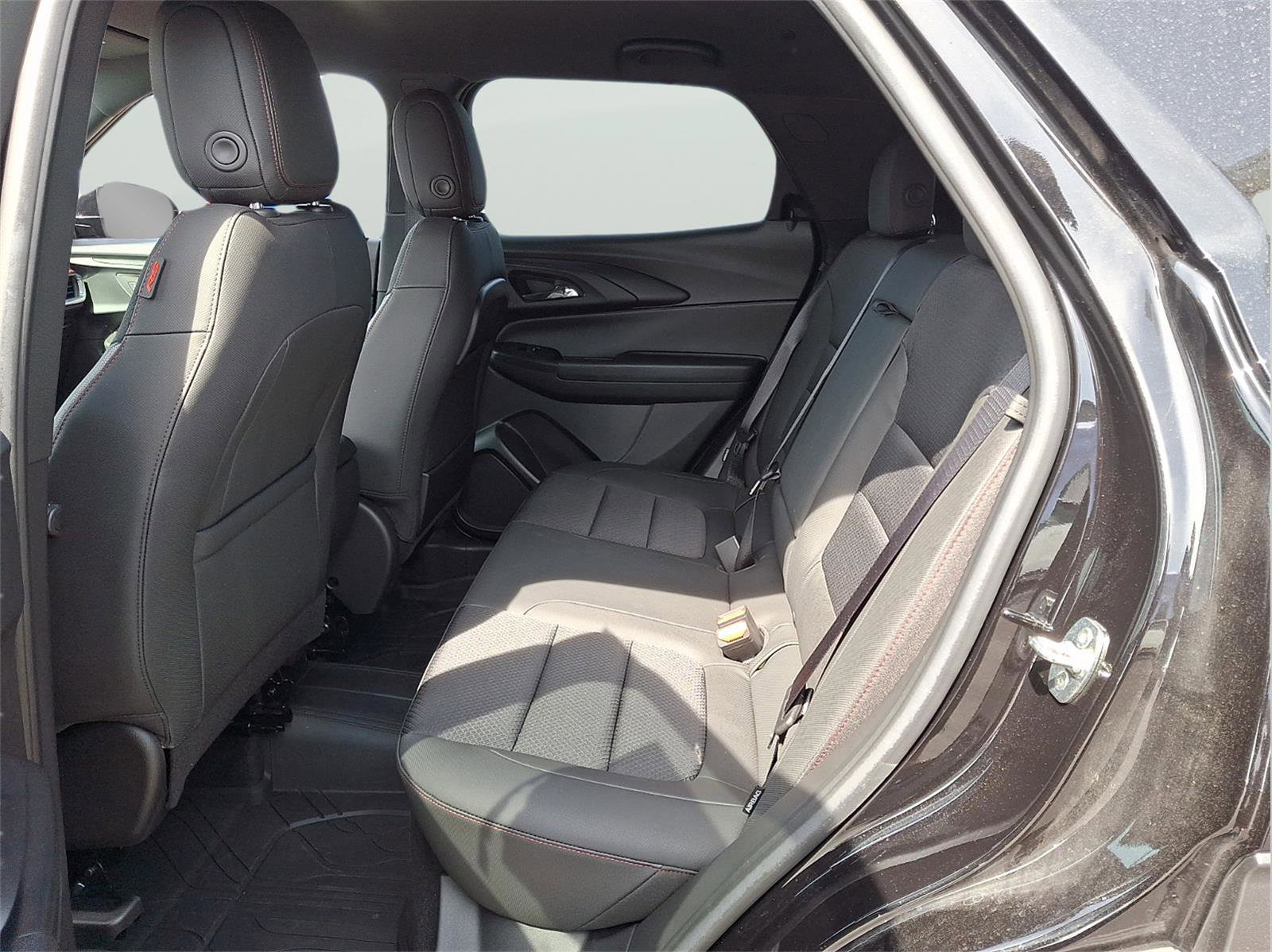 Used 2022 Chevrolet TrailBlazer RS w/ Technology Package image 17