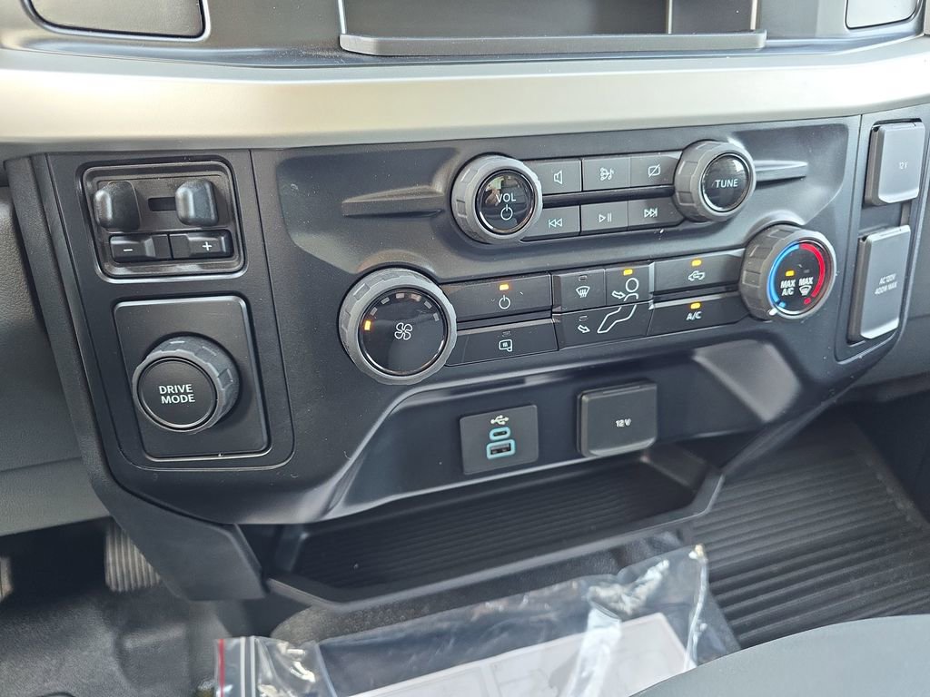Used 2024 Ford F550 2WD Regular Cab Super Duty image 25