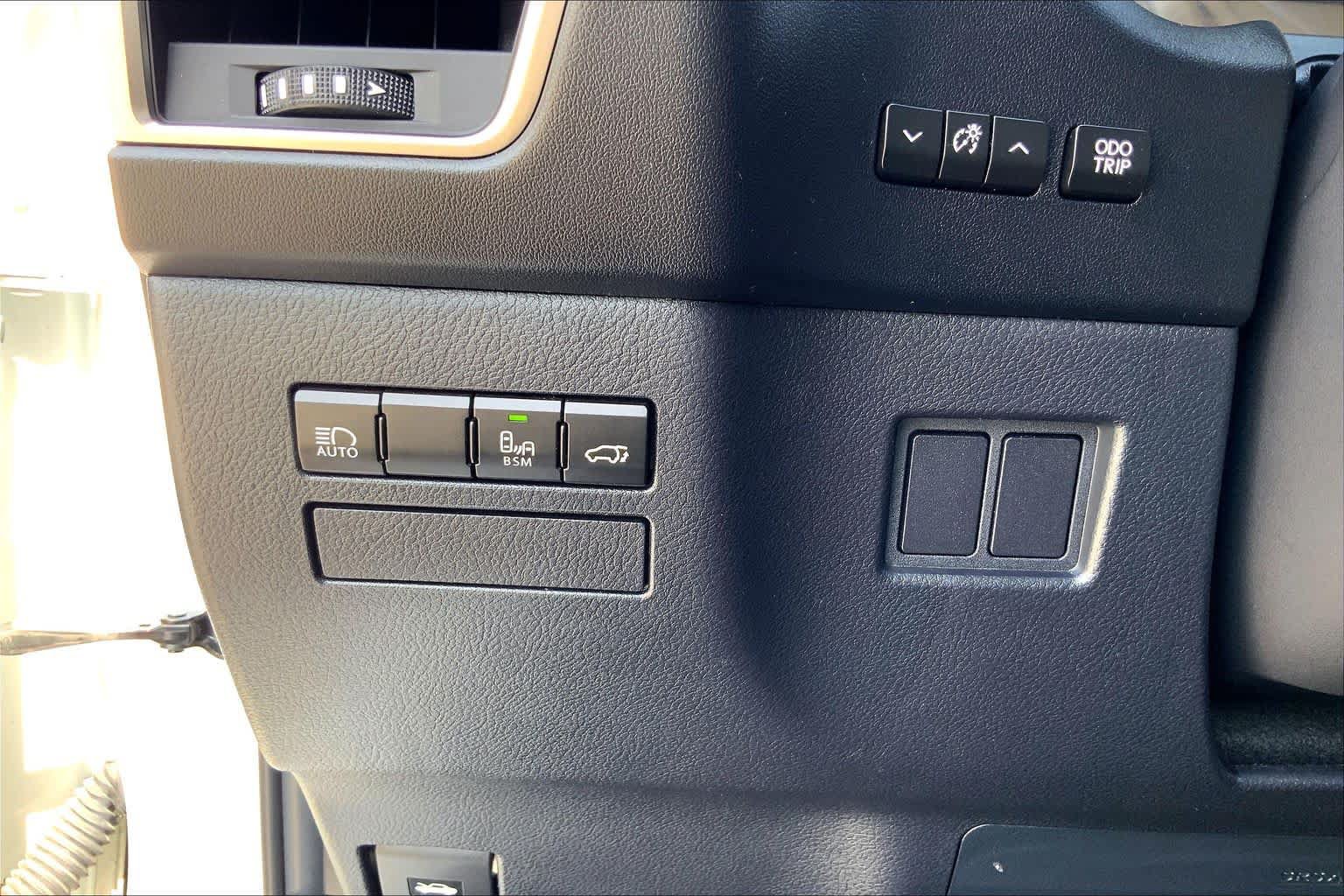 Used 2018 Lexus NX 300 FWD w/ Premium Package image 33