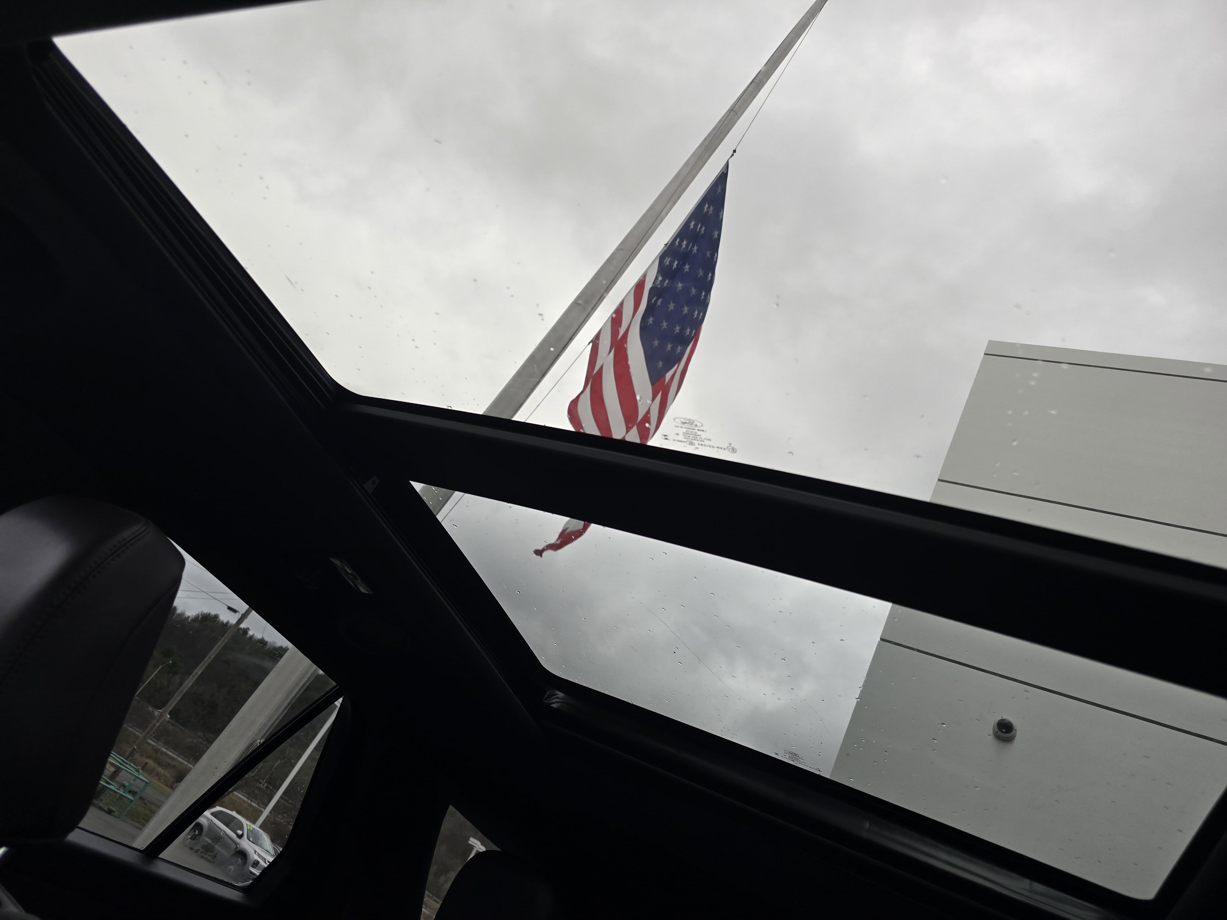 Certified 2025 Ford Explorer Platinum w/ LUX Leather Package image 36