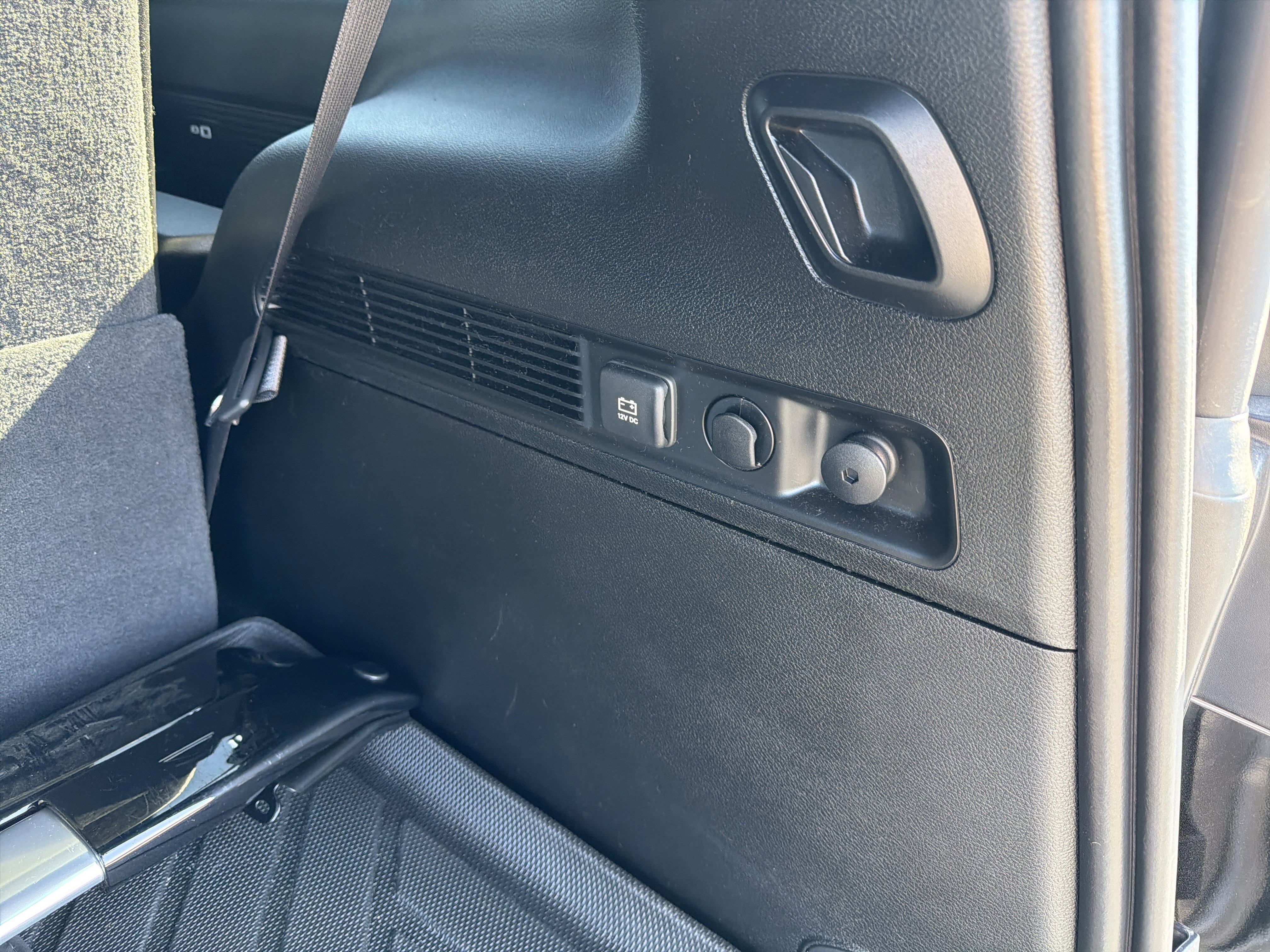 Used 2024 Jeep Wagoneer 4WD w/ Premium Group I image 16