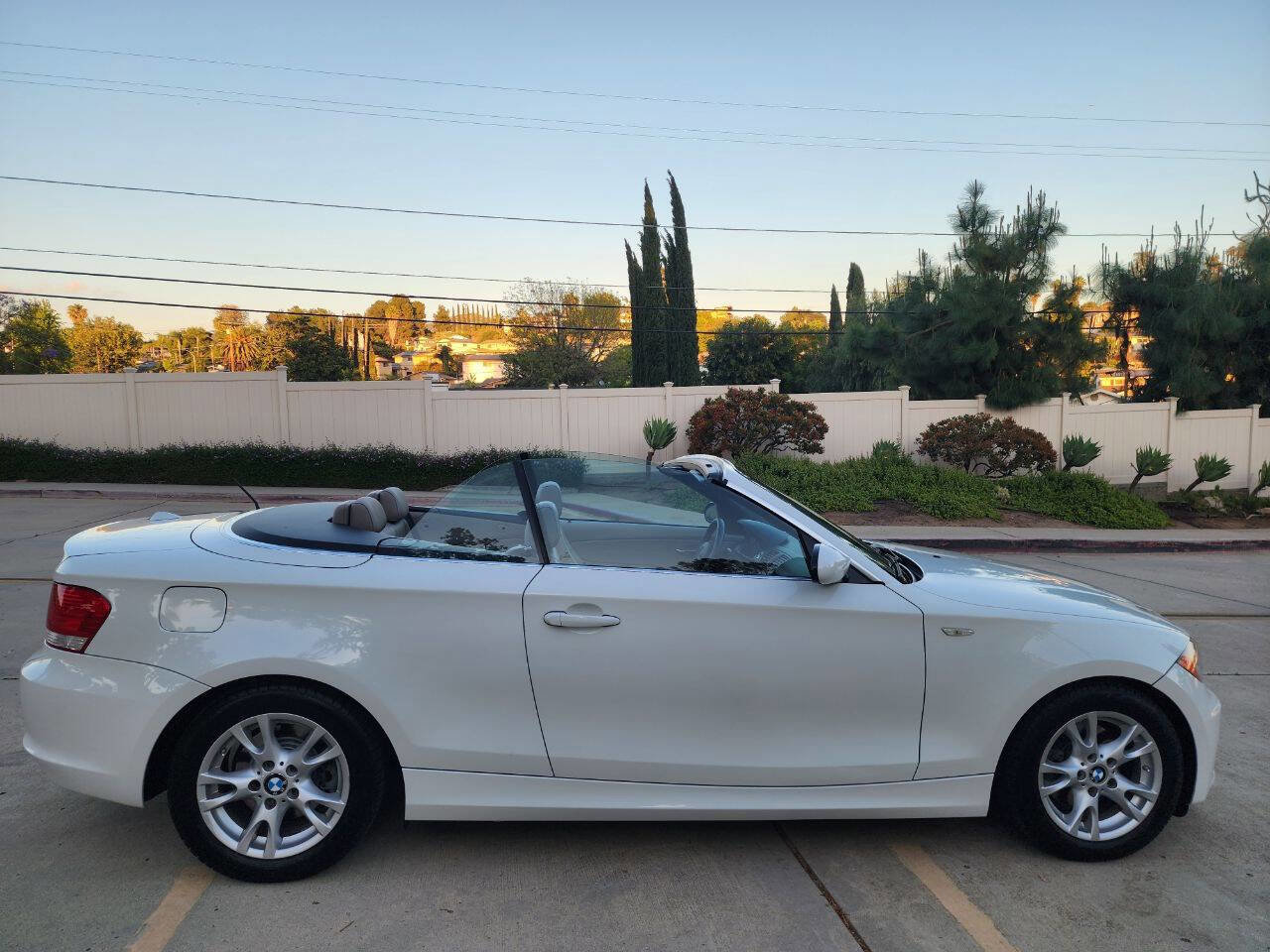 Used 2008 BMW 128i Convertible image 11