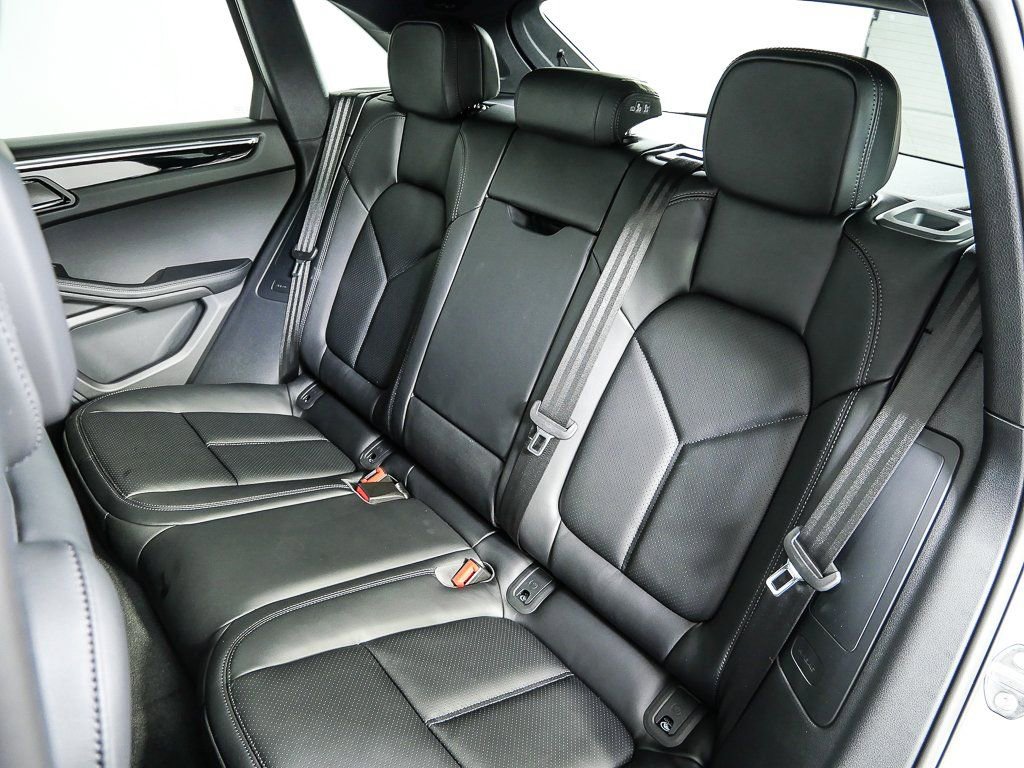 New 2026 Porsche Macan image 20