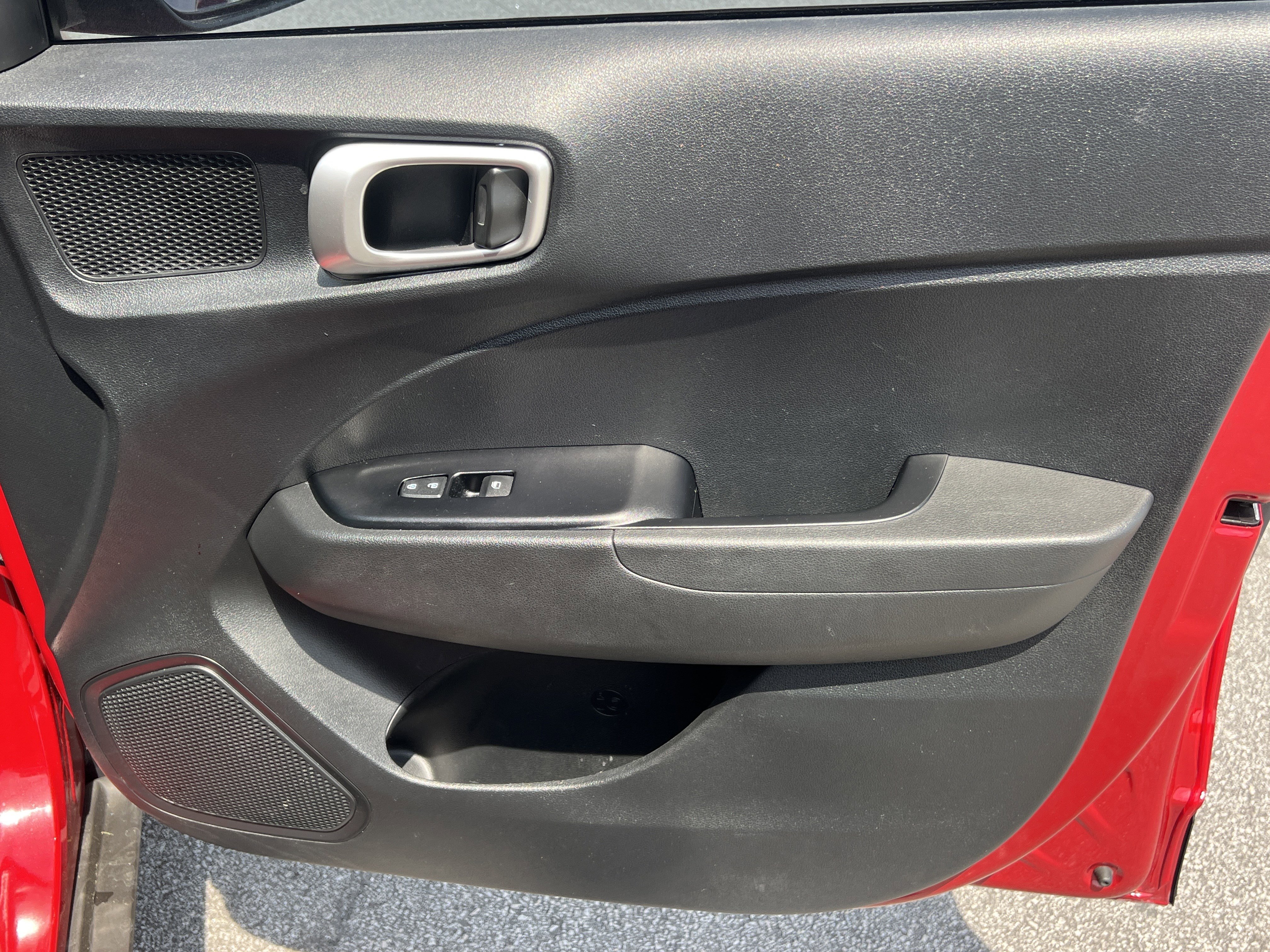 Used 2022 Hyundai Venue SEL image 17