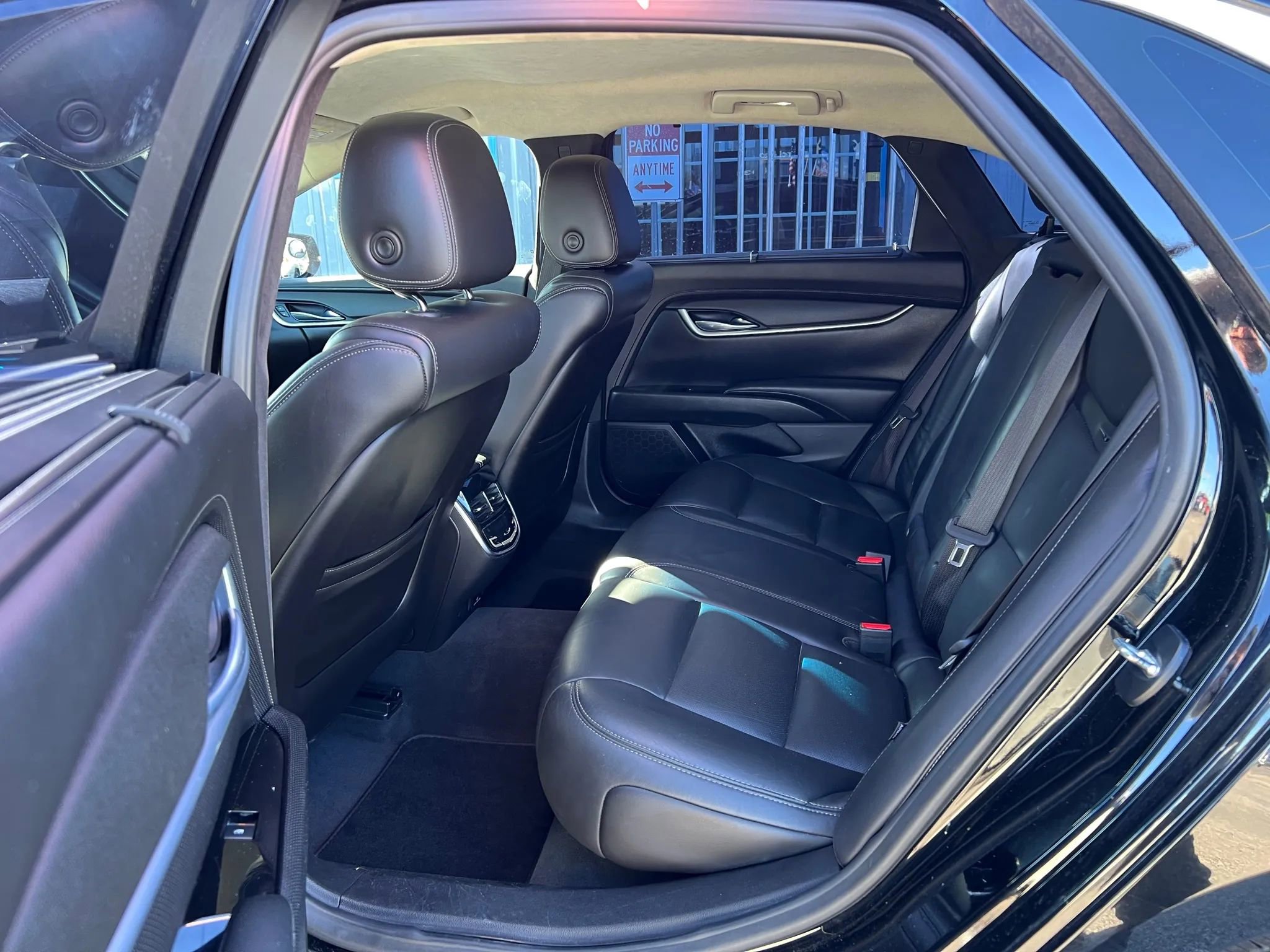 Used 2015 Cadillac XTS w/ Rear Seat Comfort Package FWD image 11