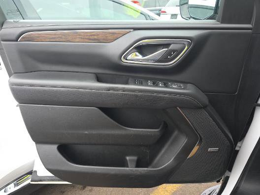 Used 2023 Chevrolet Suburban Premier image 10