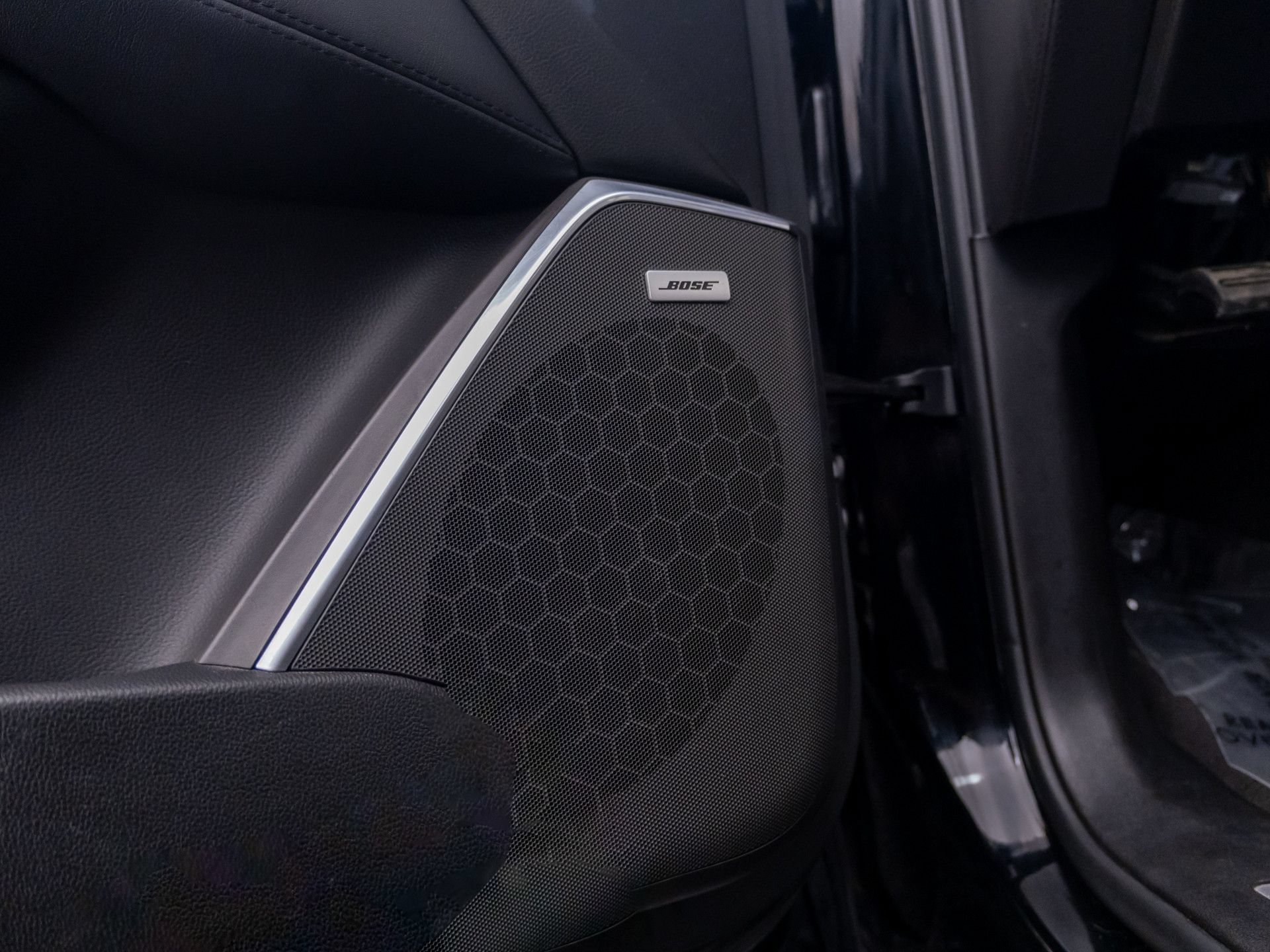Used 2019 Cadillac Escalade Luxury AWD/4WD image 13