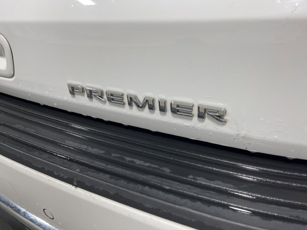 Used 2024 Chevrolet Suburban Premier image 18