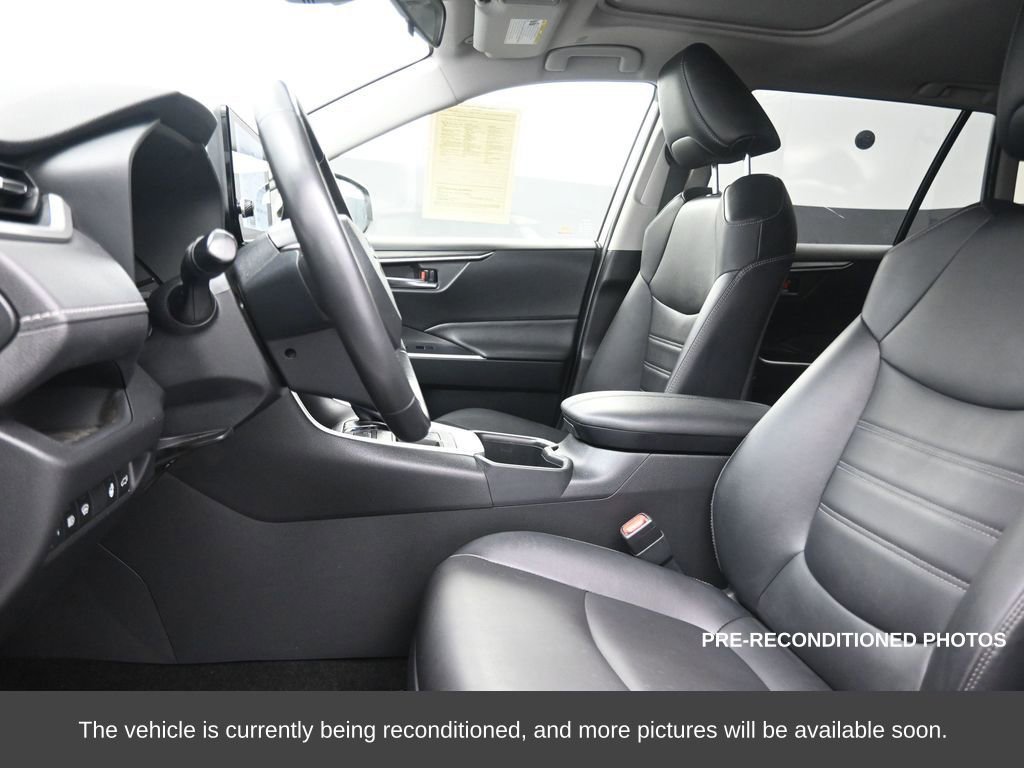 Used 2023 Toyota RAV4 XLE Premium image 17