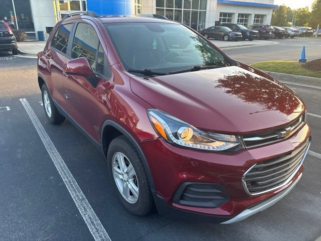 Used 2021 Chevrolet Trax LT w/ Driver Confidence Package AWD/4WD image 3
