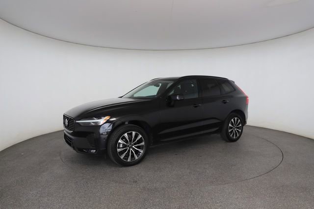 Used 2023 Volvo XC60 B5 Plus image 4