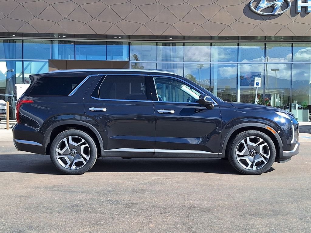 Used 2023 Hyundai Palisade SEL AWD/4WD image 2