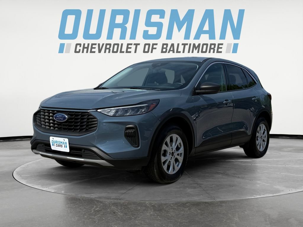 Used 2024 Ford Escape Active AWD/4WD image 2