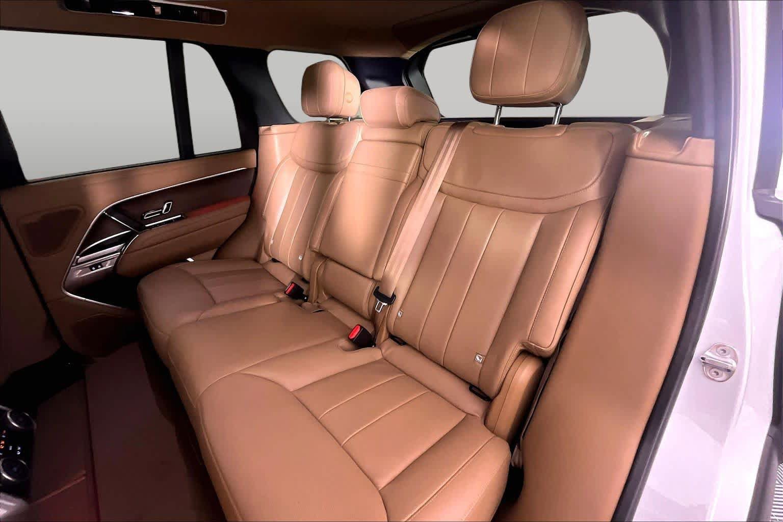 Used 2025 Land Rover Range Rover SE AWD/4WD image 18