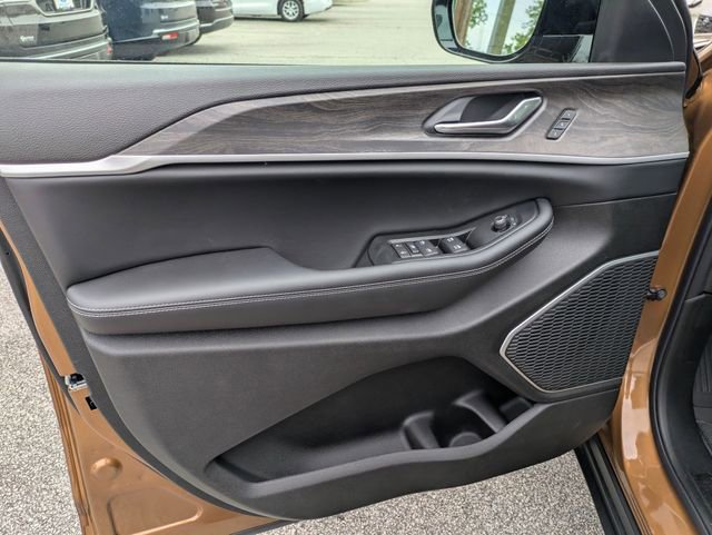New 2026 Jeep Grand Cherokee Limited AWD/4WD image 11