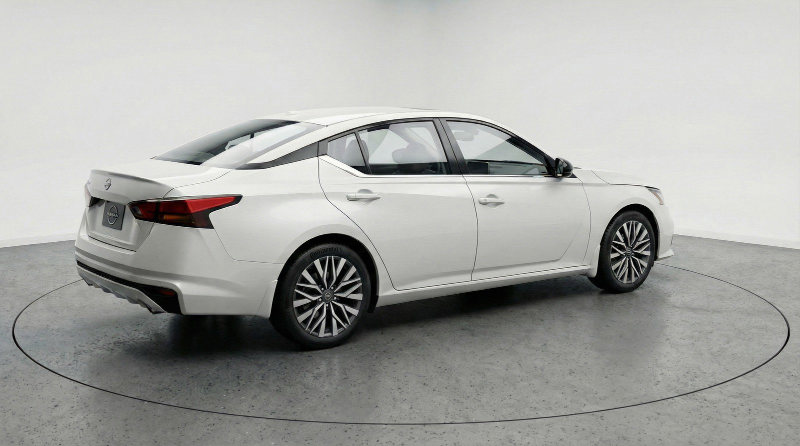 Used 2025 Nissan Altima 2.5 SV image 9
