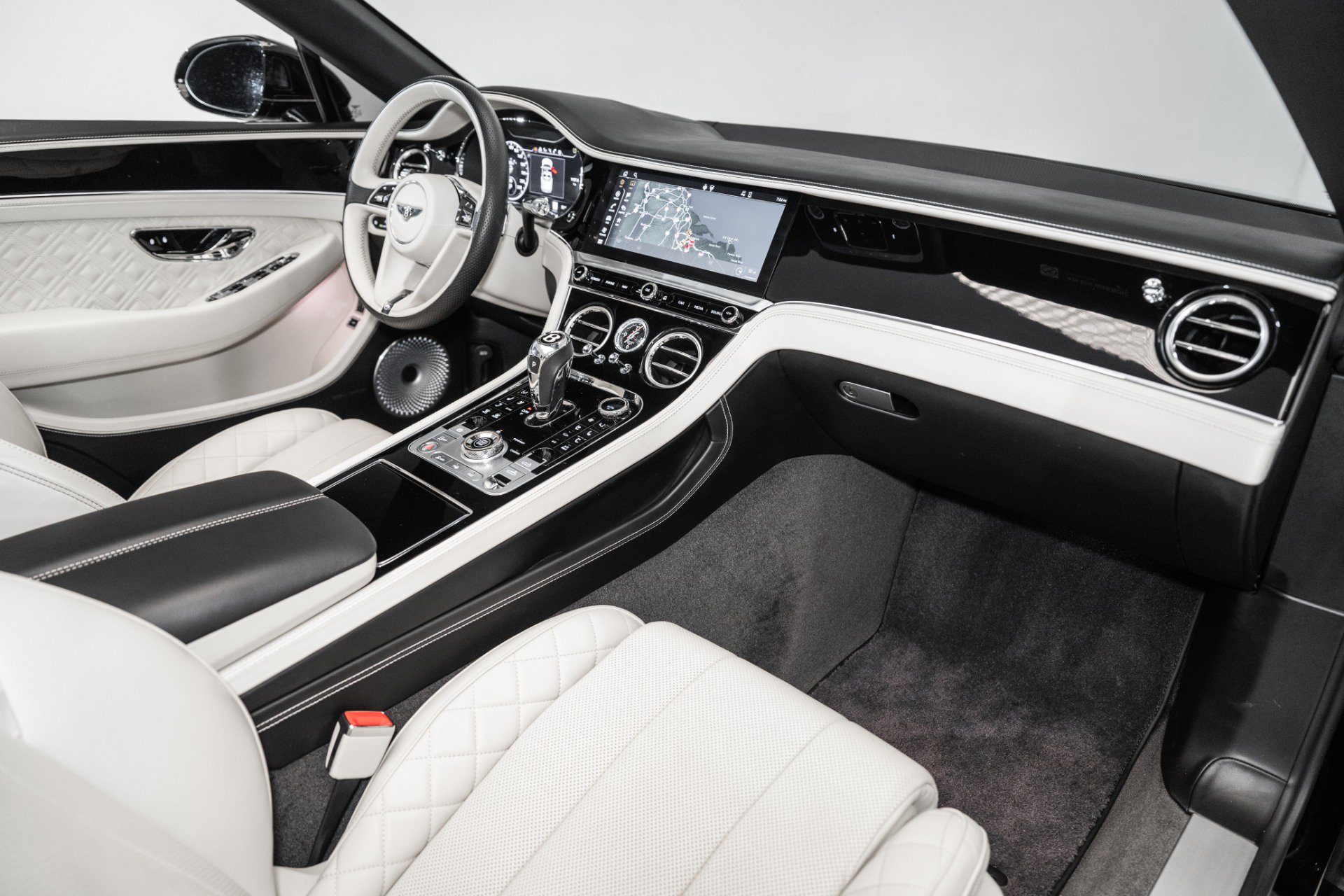 Certified 2020 Bentley Continental GT V8 AWD/4WD image 4