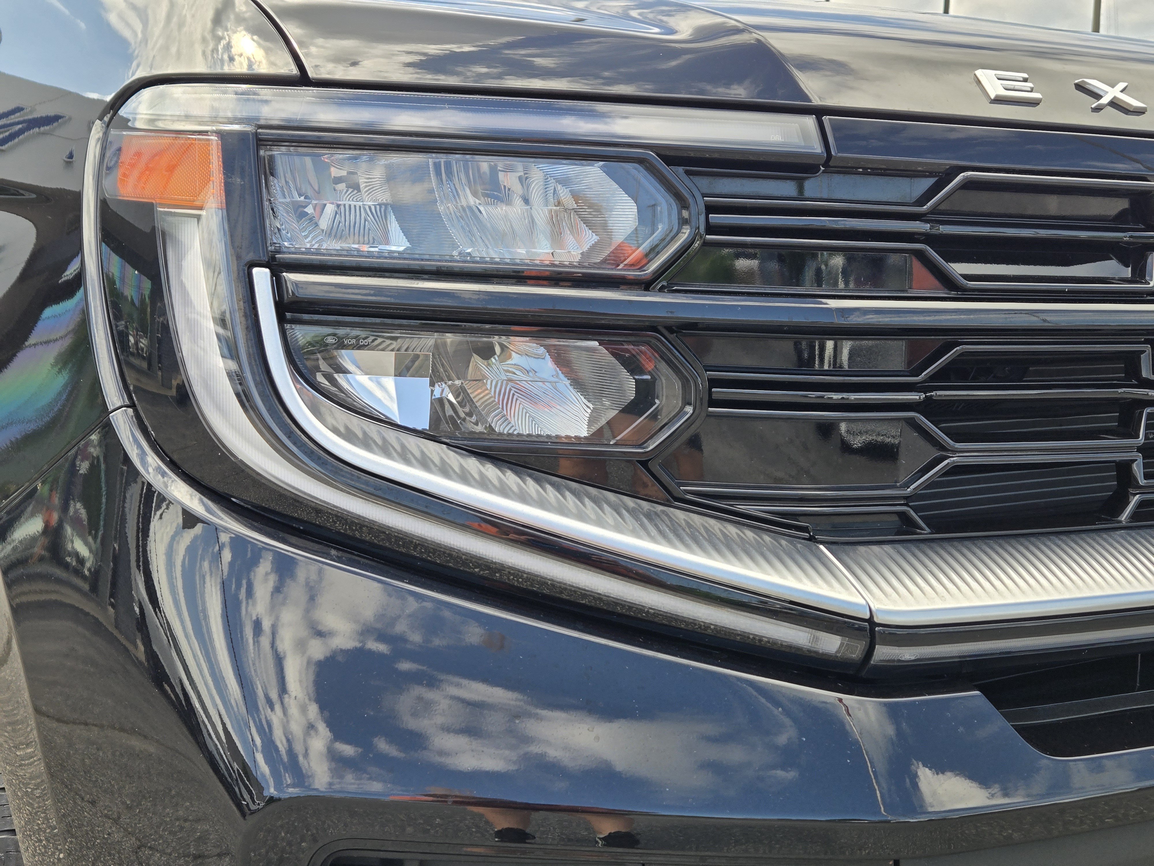 Certified 2025 Ford Expedition Platinum AWD/4WD image 4