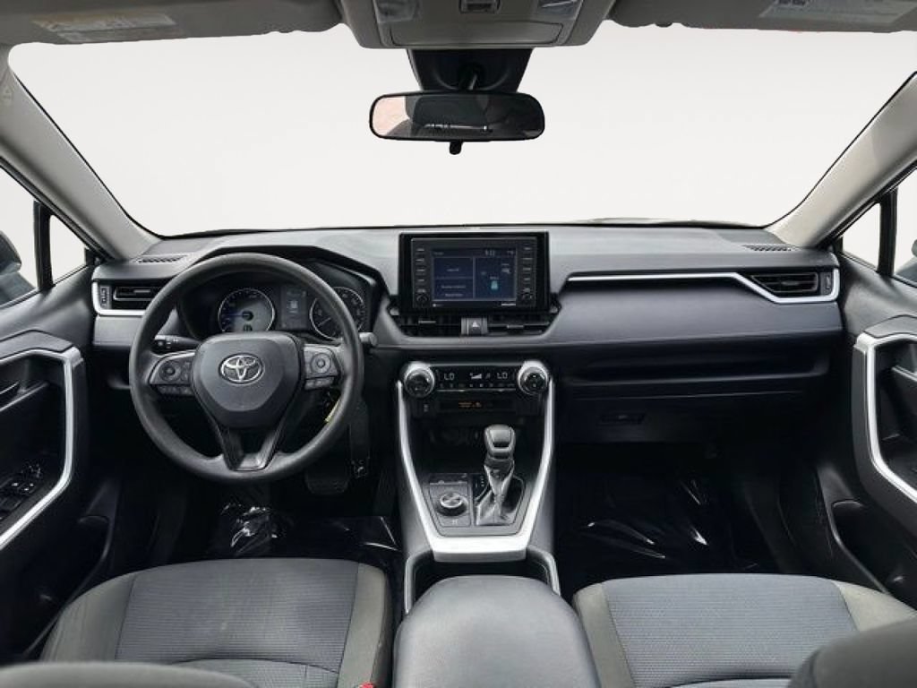 Used 2022 Toyota RAV4 LE w/ Carpet Mat Package (TMS) AWD/4WD image 16