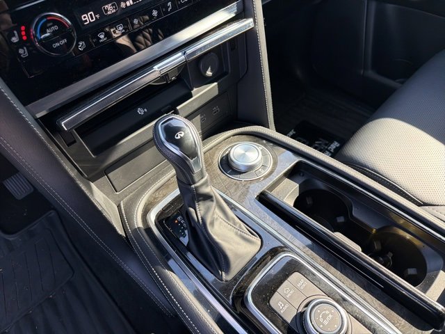 Used 2024 INFINITI QX80 Sensory w/ All-Season Package image 10