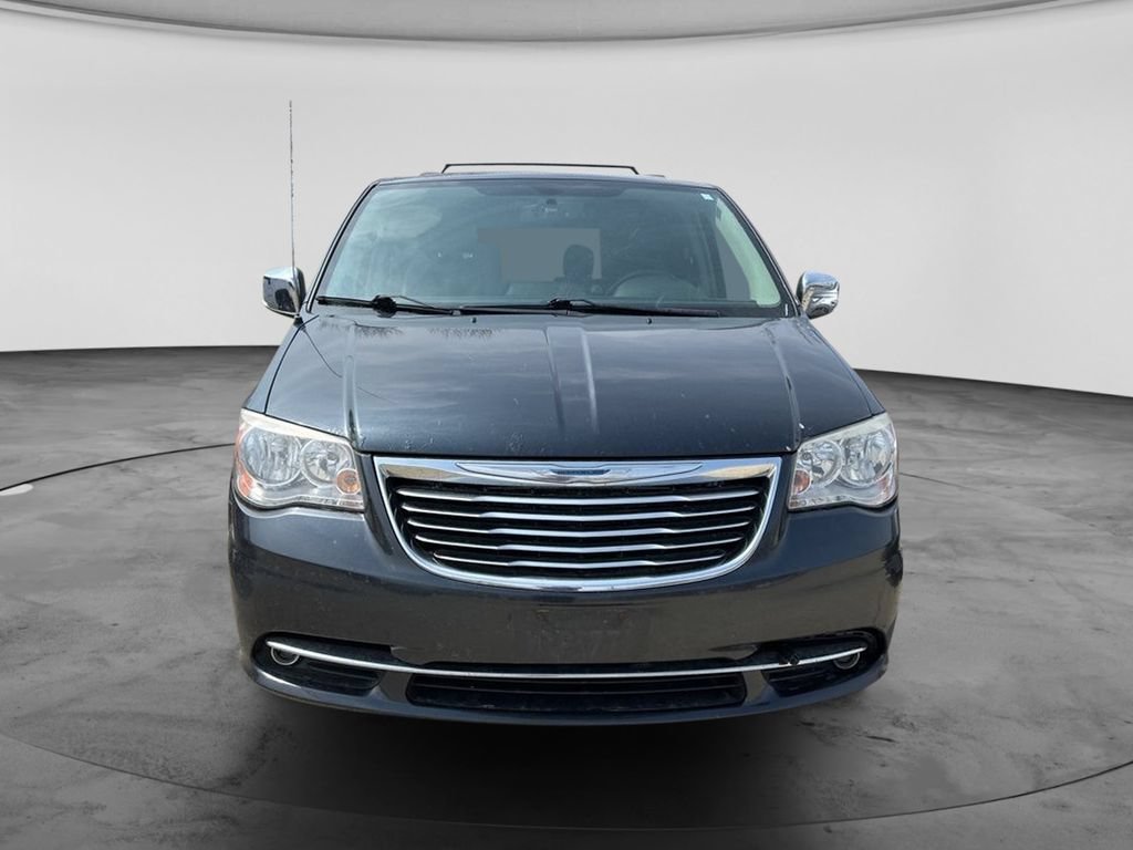 Used 2014 Chrysler Town & Country Touring-L w/ Driver Convenience Group FWD image 17
