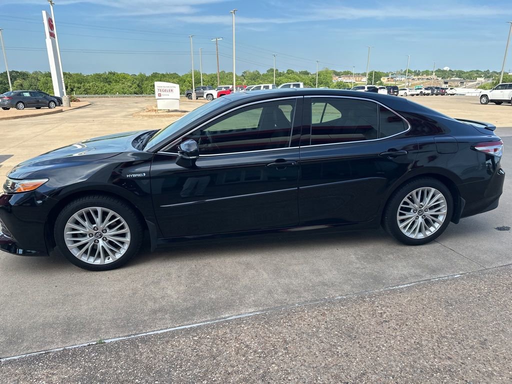 Used 2019 Toyota Camry XLE w/ Driver Assist Package FWD image 4