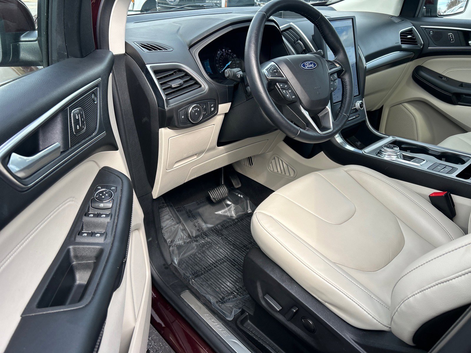 Certified 2022 Ford Edge Titanium AWD/4WD image 8