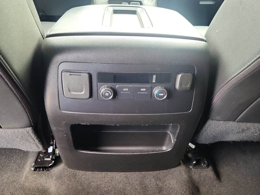 Used 2018 Chevrolet Tahoe LT AWD/4WD image 17