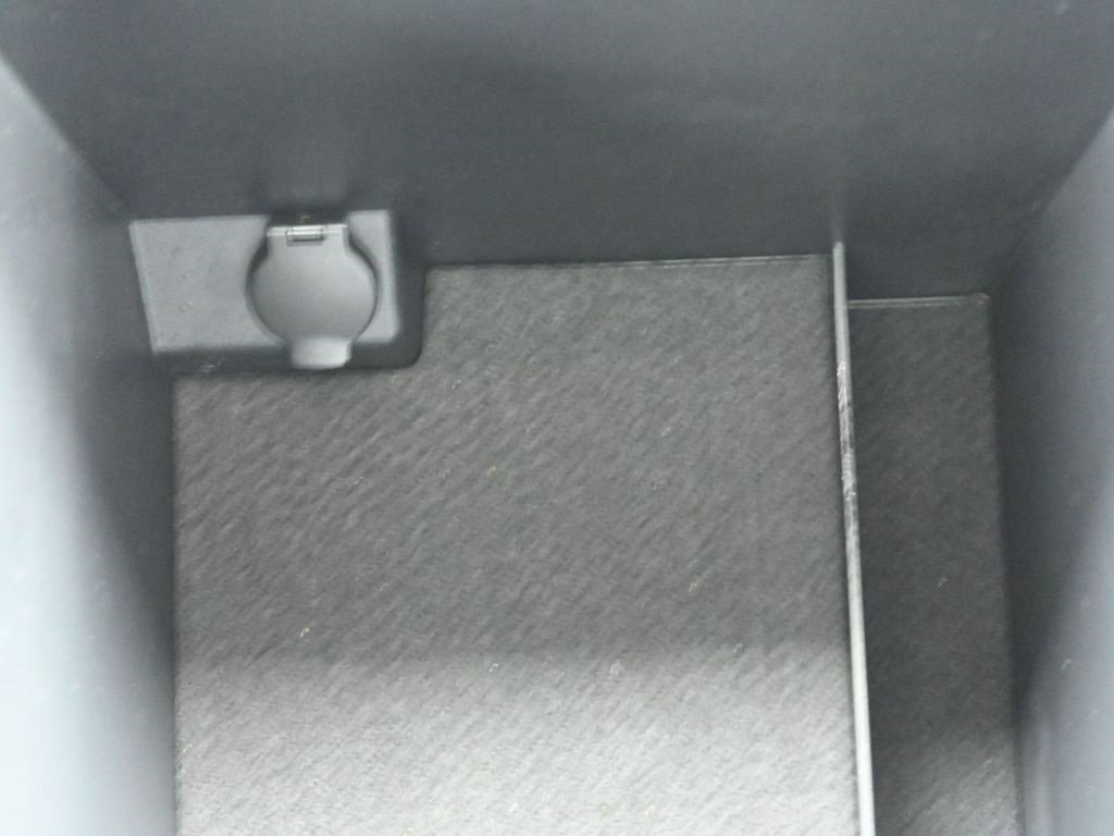 Used 2021 Nissan Titan Platinum Reserve w/ Moonroof Package image 31