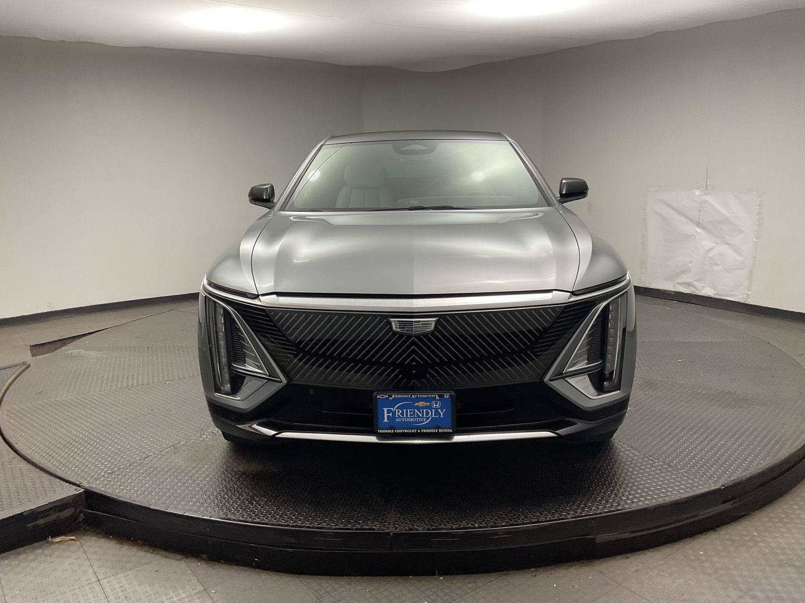 Used 2024 Cadillac Lyriq Luxury w/ LPO, Floor Liner Package RWD image 2