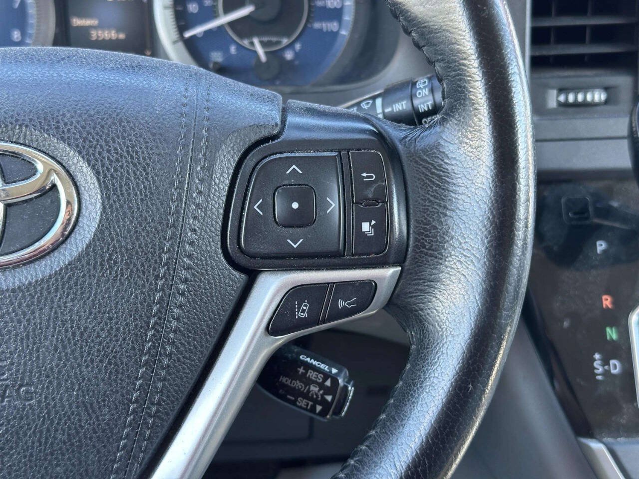 Used 2020 Toyota Sienna XLE FWD image 17