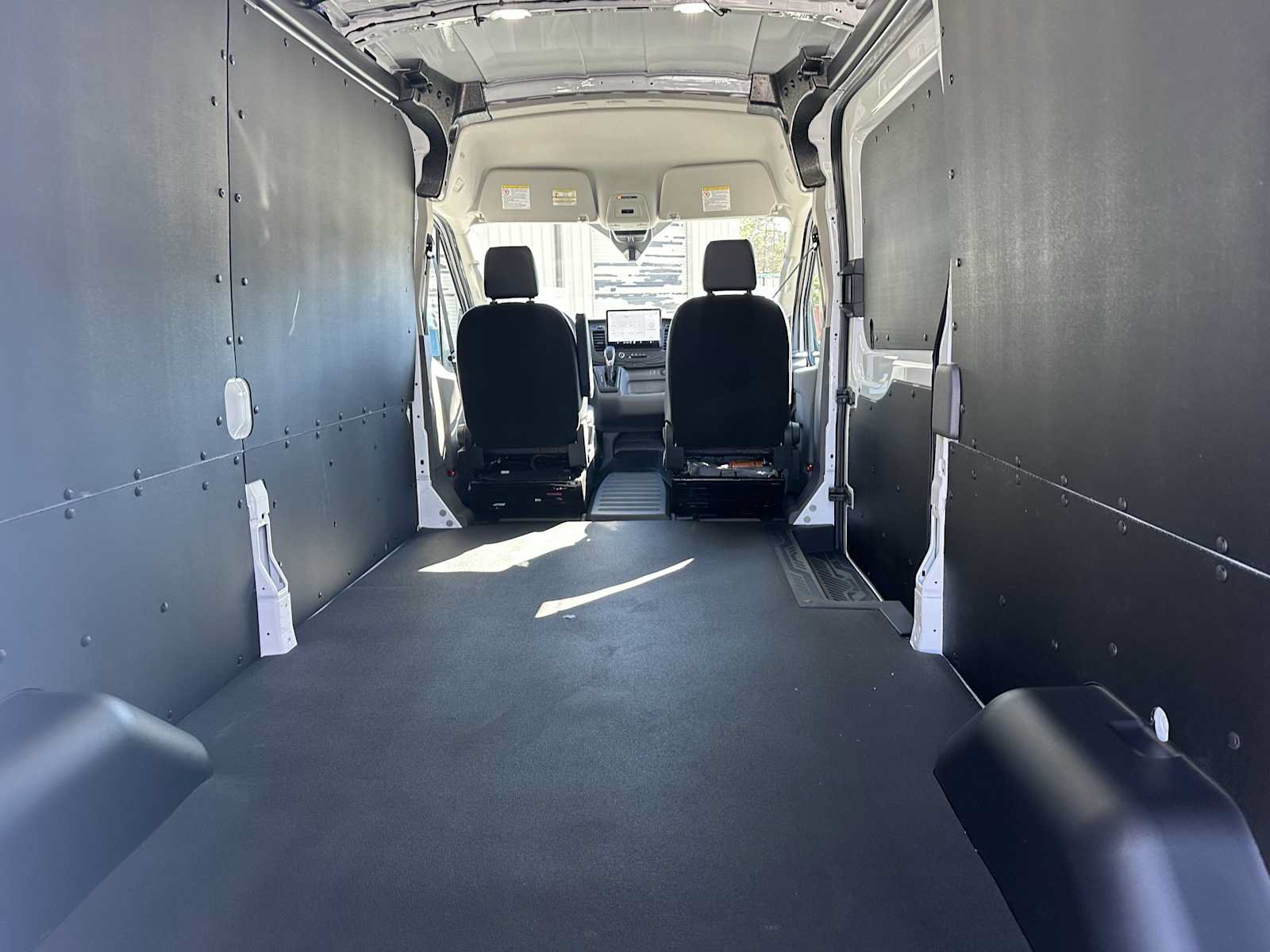 New 2026 Ford Transit 250 148 Medium Roof w/ Load Area Protection Package RWD image 20