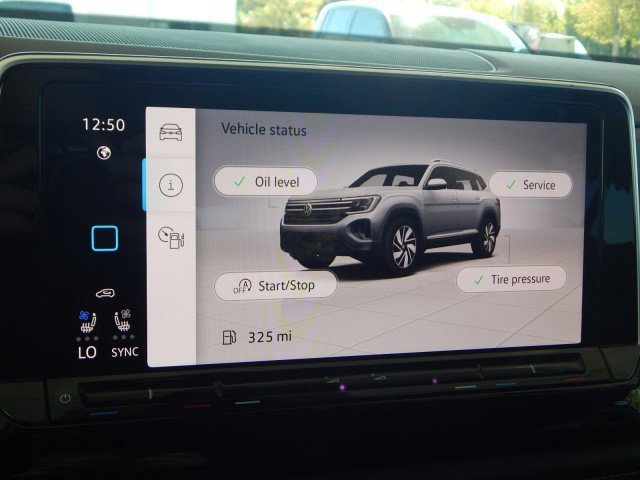 Used 2024 Volkswagen Atlas SE image 25