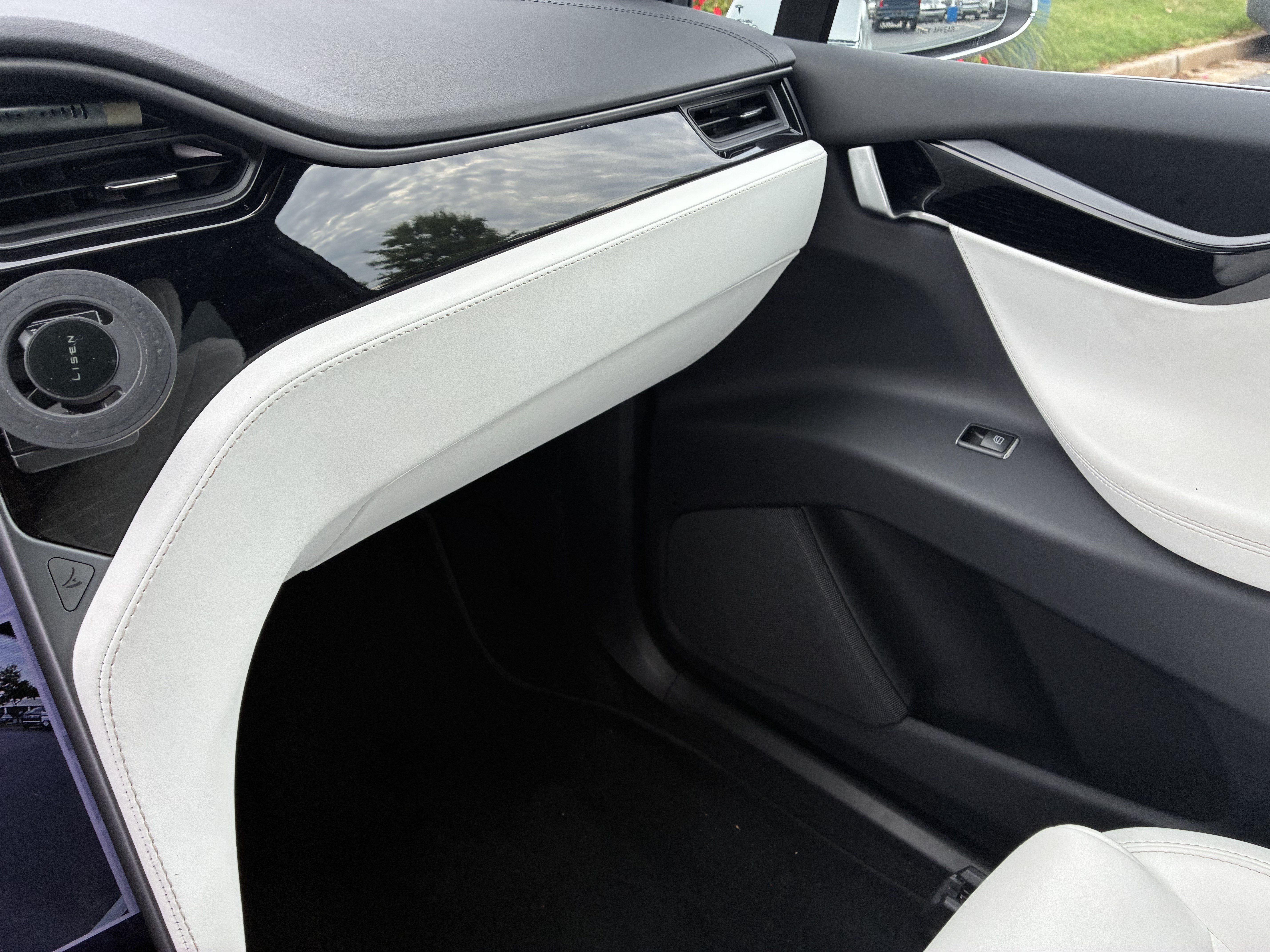 Used 2020 Tesla Model X Long Range AWD/4WD image 33