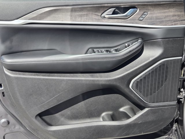 New 2026 Jeep Grand Cherokee Limited image 13