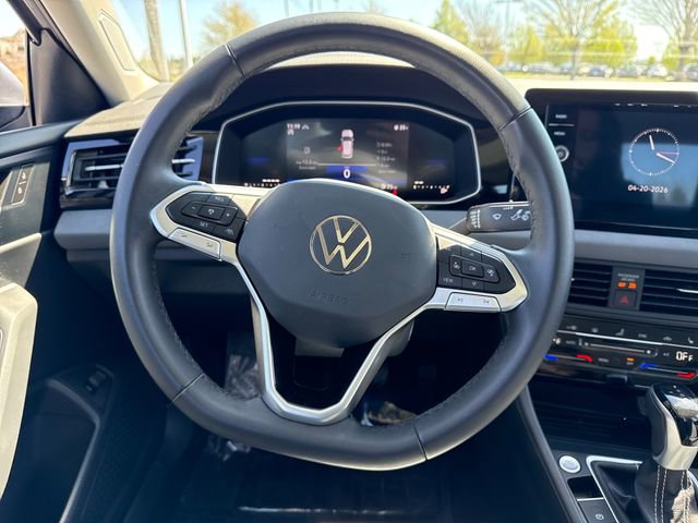 Used 2025 Volkswagen Jetta SE image 20