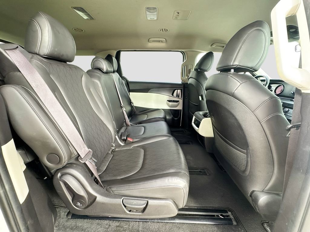 Used 2022 Kia Carnival LX FWD image 33