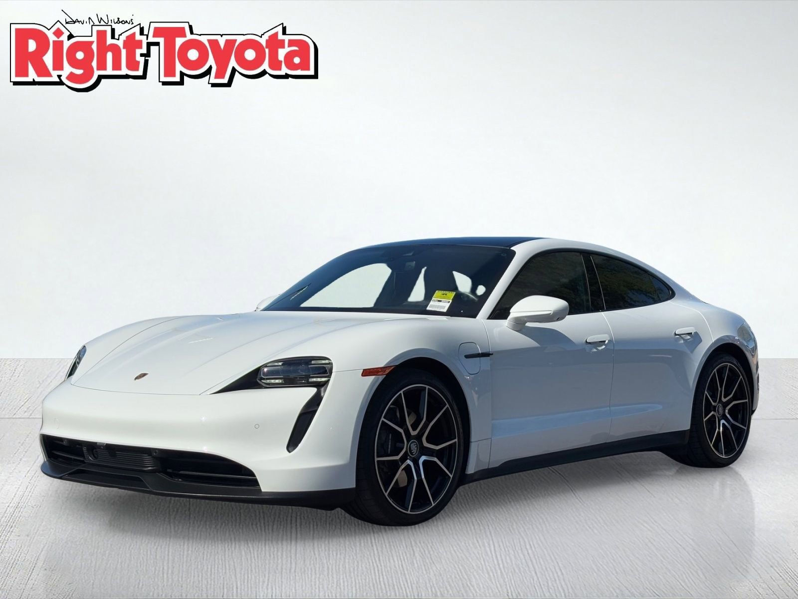 Used 2023 Porsche Taycan image 1